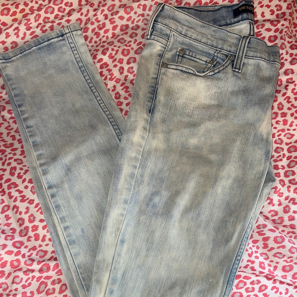 Levi's Women's Faded Blue Skinny Jeans